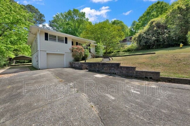 2249 4th Pl Cir NE