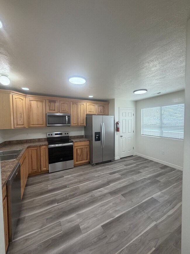 Photo - 3 Bed 2.5 Bath in Vernal!!