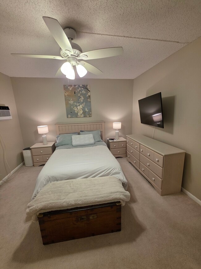 Photo - 484 Fanshaw L Unit 484 Fanshaw L