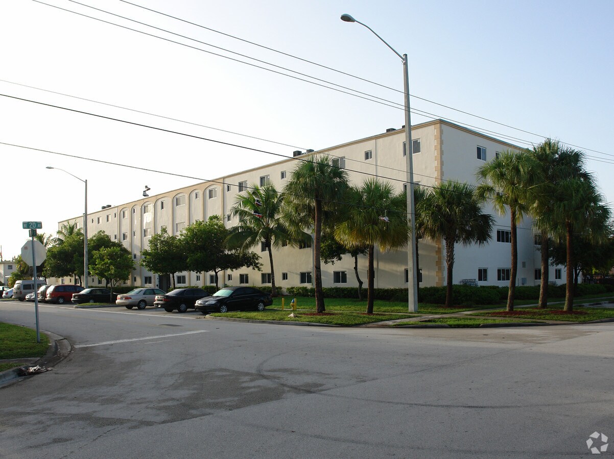 Photo - Harvard House Apartments