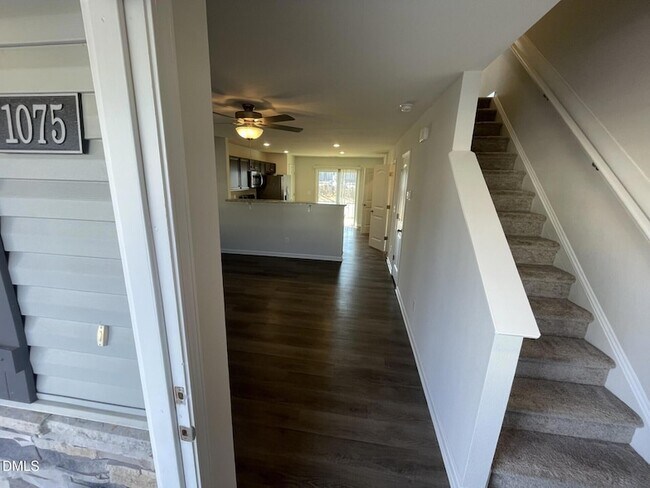 Photo - 1064 Peony Ln