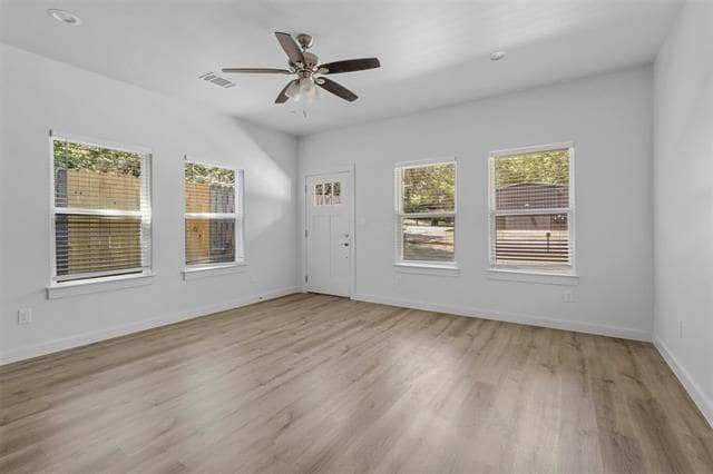 Photo - 820 Dubois St