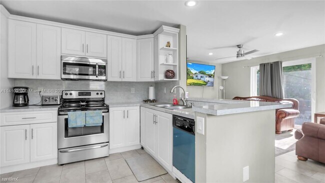 Photo - 2 br, 1 bath Duplex - 5625 Taylor St