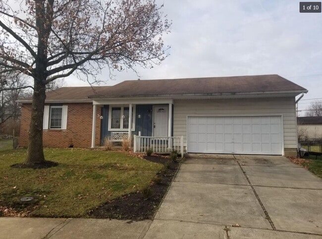 Photo - 738 Holly Rd