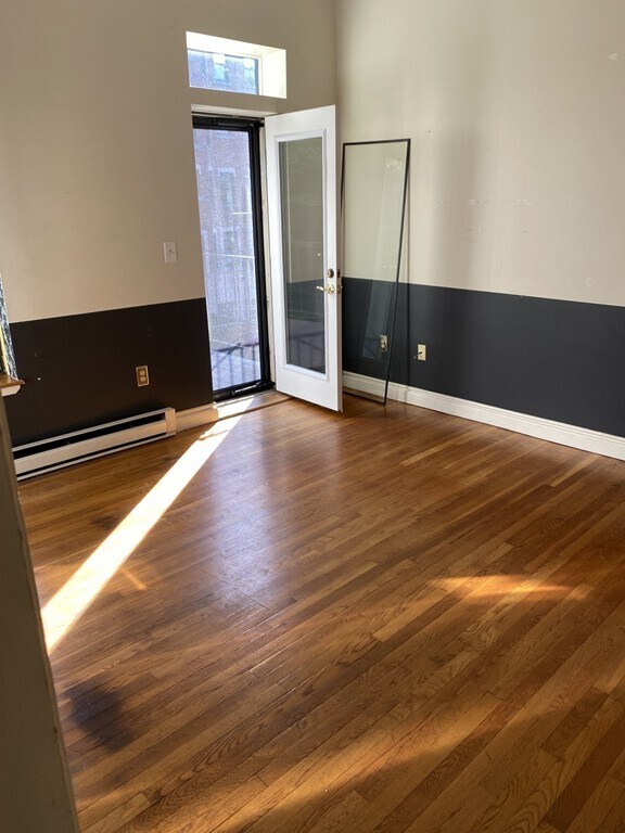 Photo - 16 Wellington St Condo Unit 4
