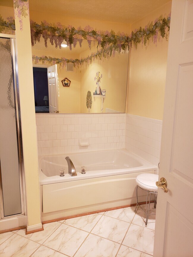 Photo - 3700 Excalibur Ct Unit 102