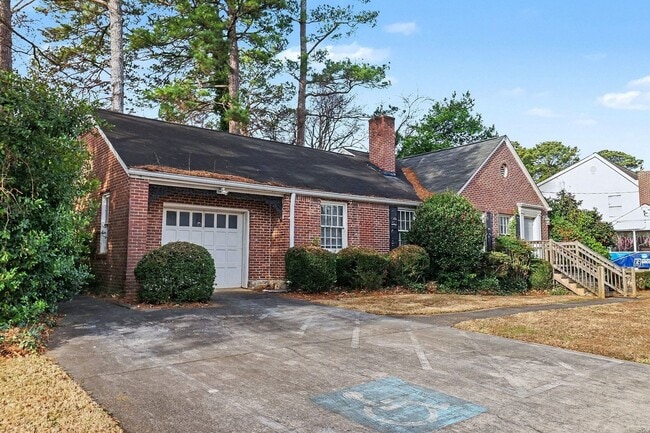 Photo - Great Emory Area Rental