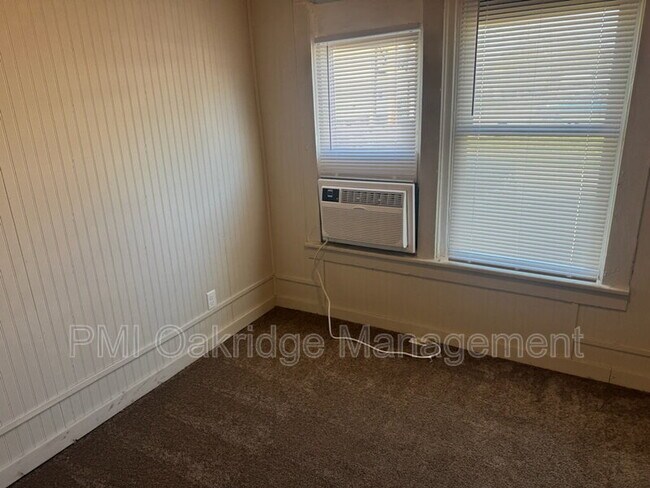 Photo - 321 E South St Unidad 2