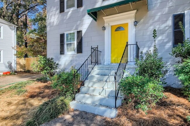 Building Photo - 406 S Columbia Dr