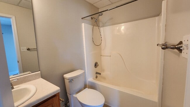 Photo - 56 Trillium Trail NE