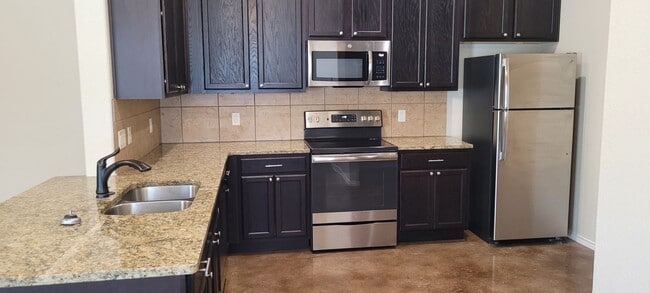 Building Photo - 3/2 in New Braunfels