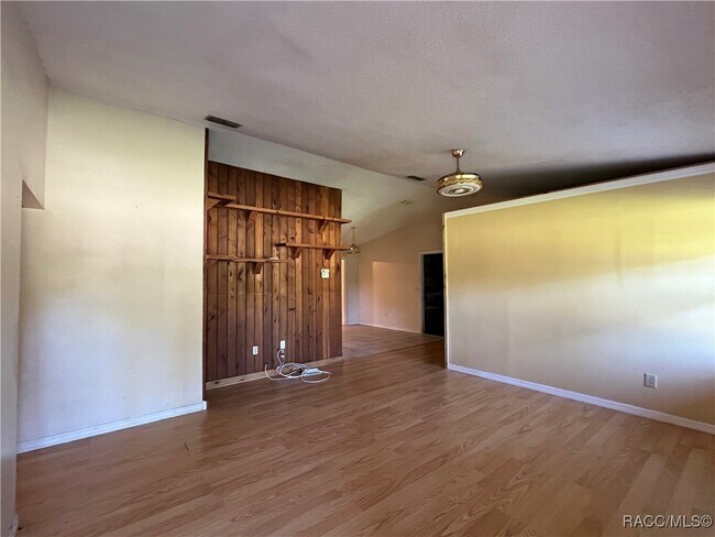 Photo - 1711 N Croft Ave