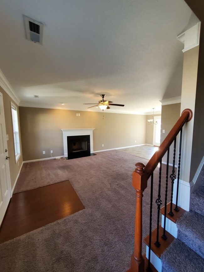 Photo - Maryville 37804 - 3 bedroom, 2.5 bath home with fireplace - Call Karen Robertson (865) 454-7626