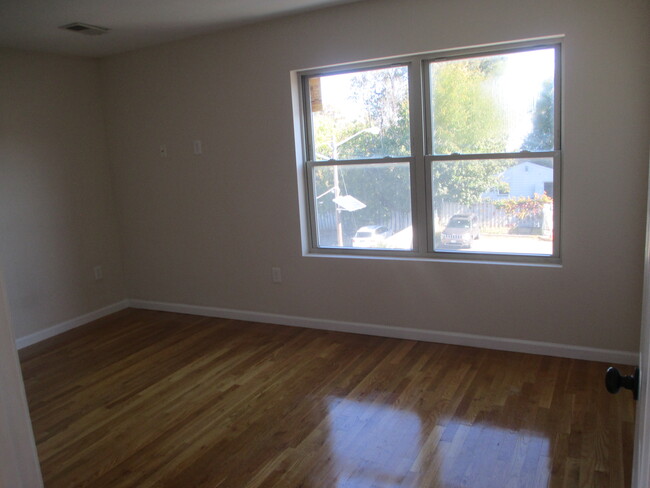 Master - 117 Elmora Ave Apartments Unit 3 Rear
