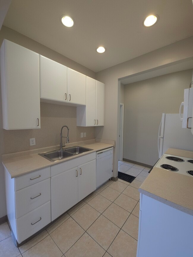 Photo - OSU Campus Housing 283 Unit 283