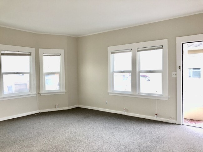 Building Photo - Welcome Home to 1055-B Grand Avenue, South...