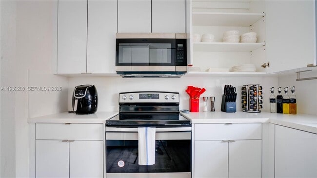 Photo - 5157 NE 6th Ave