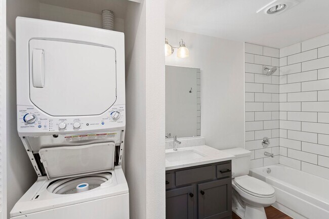 Photo - Ivy Court Apartments