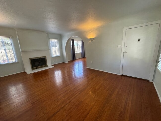 Photo - 1344 S Hudson Ave Unit 1344