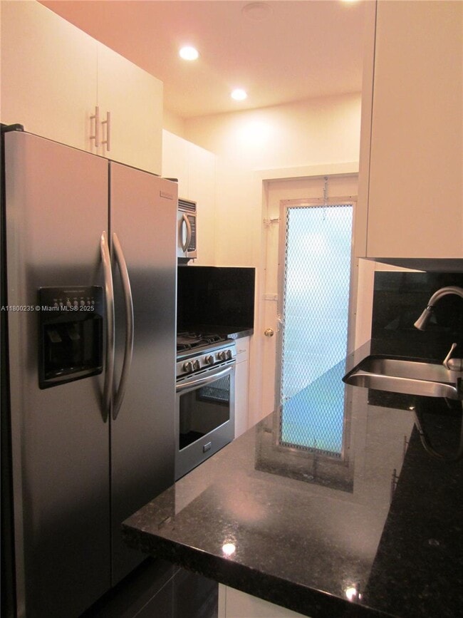 Building Photo - 8132 Harding Ave Unit 5 Rental