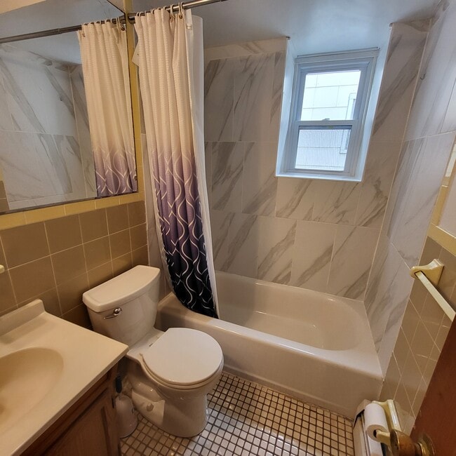 Photo - 68 Senior St