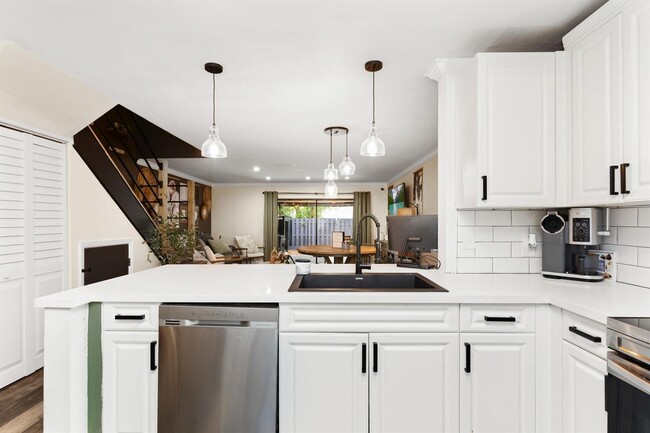 Photo - 761 NW 106th Ave