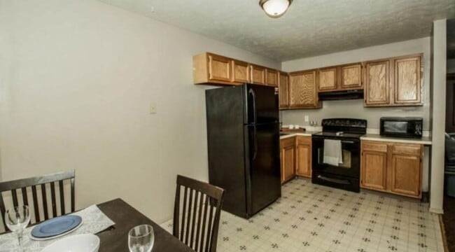 Photo - 113 W Willow St