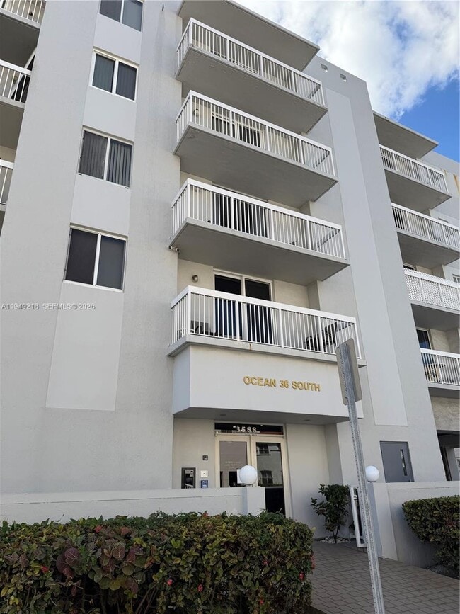Photo - 3588 Collins Ave Unit 404