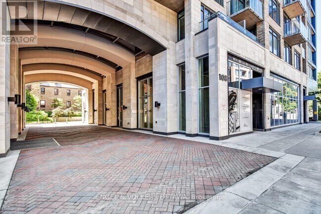 Photo - 108 Richmond Rd Unité 306