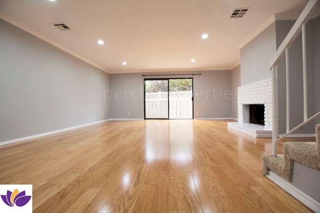 Photo - 4365 McLaughlin Ave Unidad 28