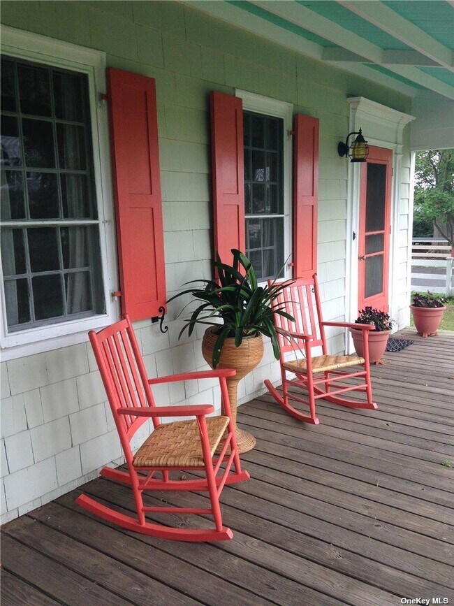 Photo - 165 Sterling St