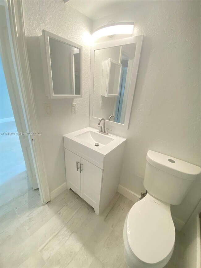 Photo - 3245 Virginia St Unit 7