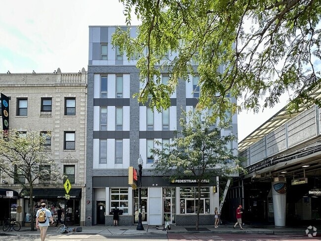 Building Photo - 941 W Belmont Ave Rental
