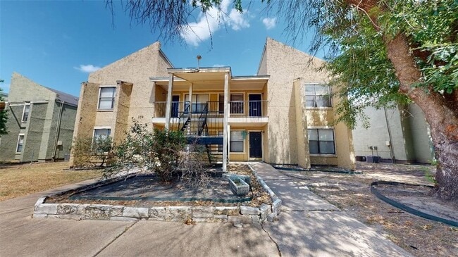 Building Photo - 309 Manuel Dr Unit D Rental