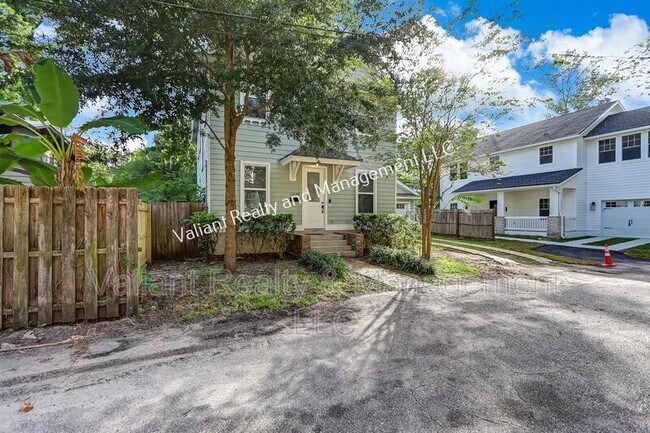 Photo - 1228 Willow Ct