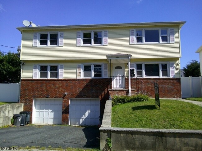 Photo - 1025 Kingswood Rd Unit 2