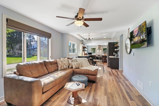 Photo - 922 Sage St
