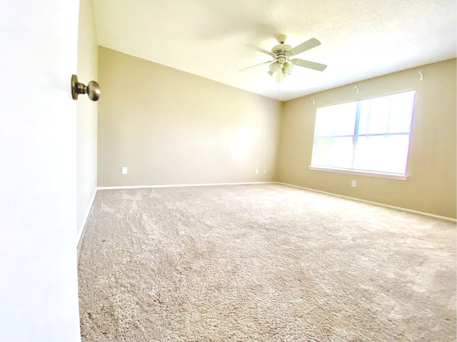 Photo - 1703 Sylvia Ln