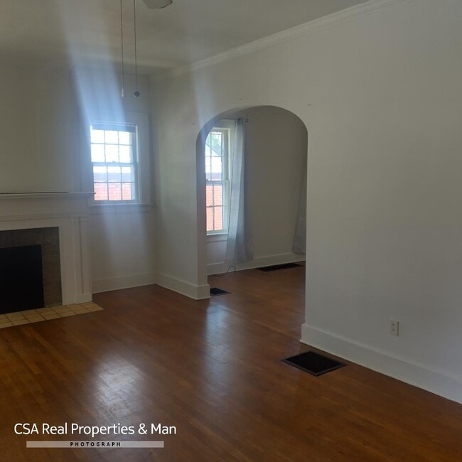 Photo - 1691 Beecher St SW