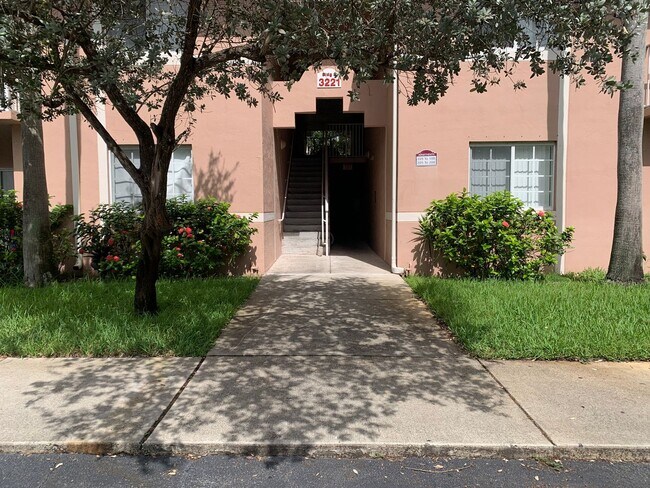 Building Photo - Your Dream Davie Home Awaits – 2 Bed/2 Bath! Unit 207