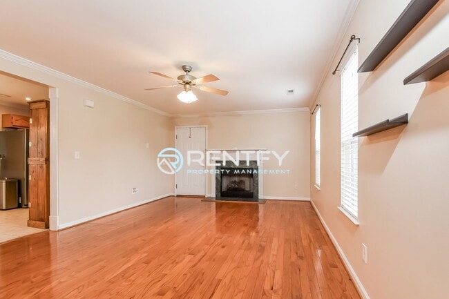 Photo - 604 Whitney Rd