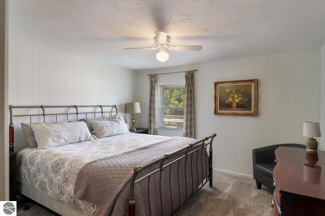 Photo - 7079 Hawley Rd