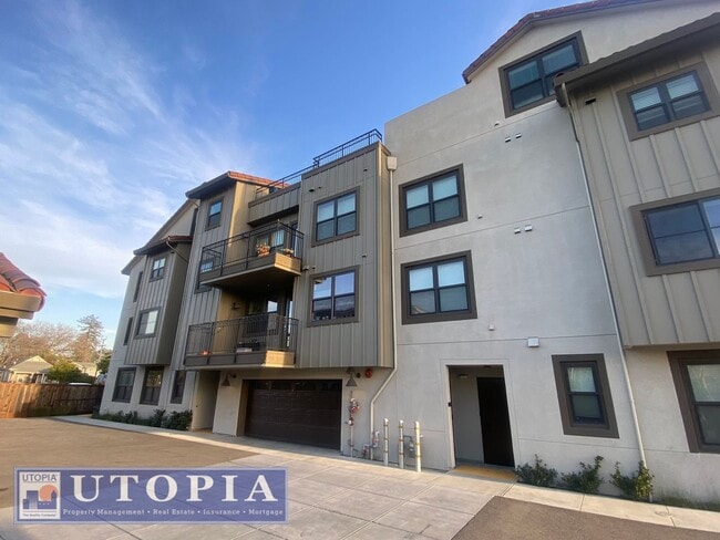 Building Photo - Beautiful 2 Bedroom, 1 Bathroom with a des... Unit 308 Rental