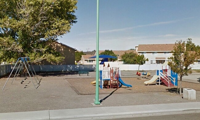 Photo - 451 N. Broadway-#451 Unidad #451