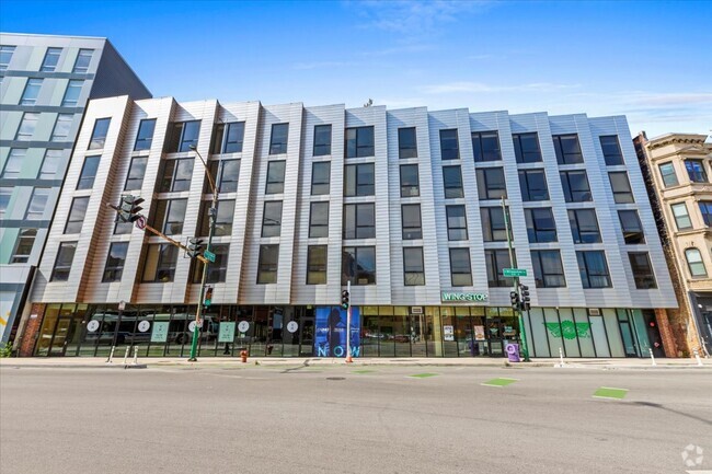 Building Photo - 830 N Milwaukee Ave Unit 407 Rental