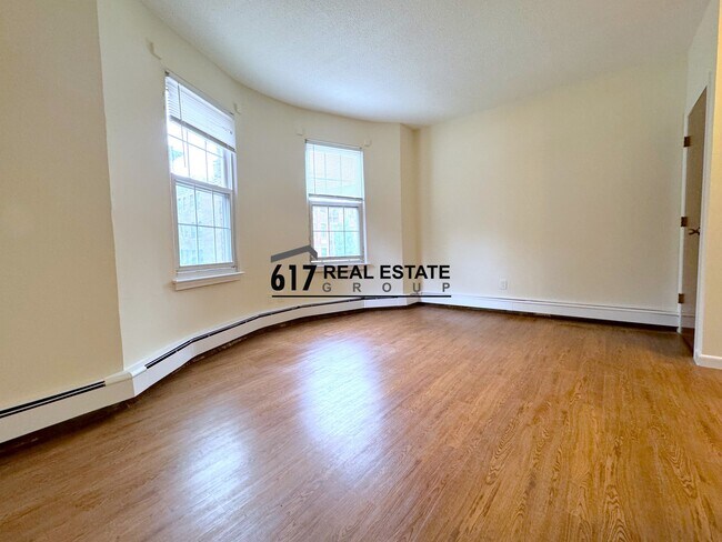 Photo - 74 S Huntington Ave Unit 01