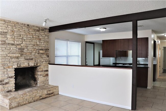 Photo - 1214 Leander Rd