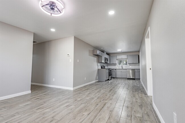 Photo - 6038 Glenhurst Dr