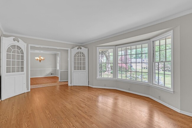 Photo - Prestigious Dunwoody Georgia