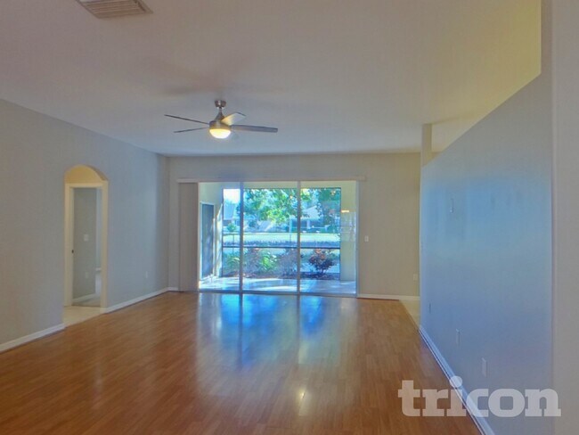 Photo - 5811 28th St E